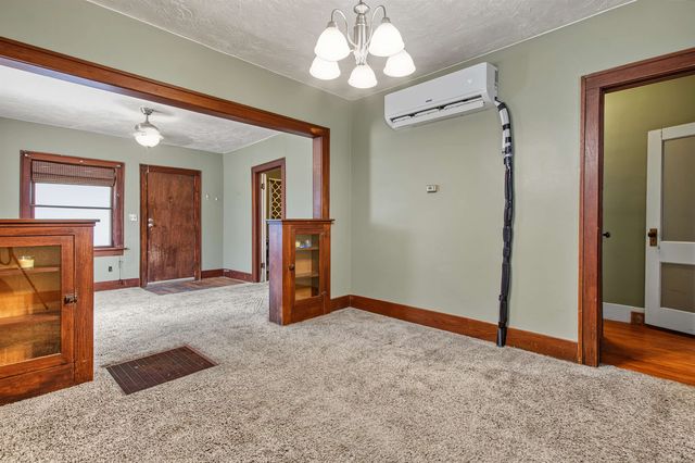 128 N Sedgwick St, Wichita, KS 67203