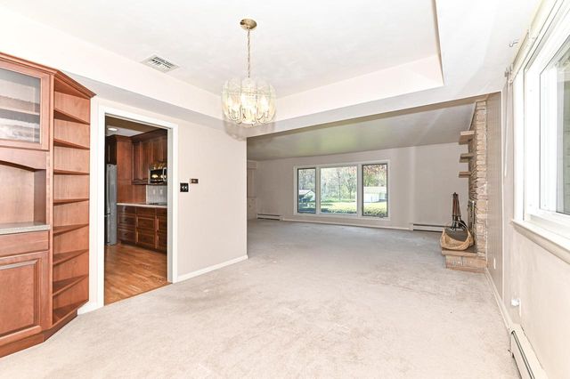 17010 Salentine DRIVE, New Berlin, WI 53151