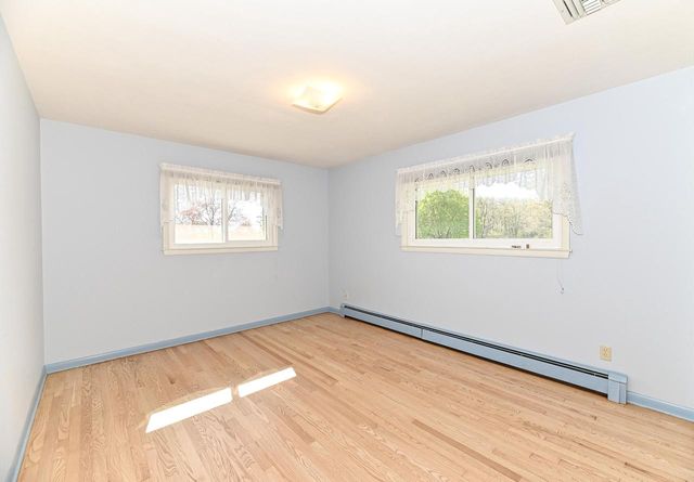 17010 Salentine DRIVE, New Berlin, WI 53151