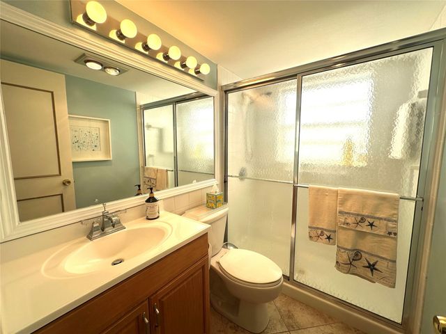 13 Lyndhurst A 13, Deerfield Beach, FL 33442