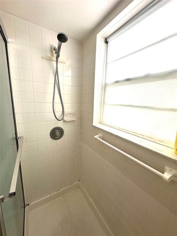 13 Lyndhurst A 13, Deerfield Beach, FL 33442