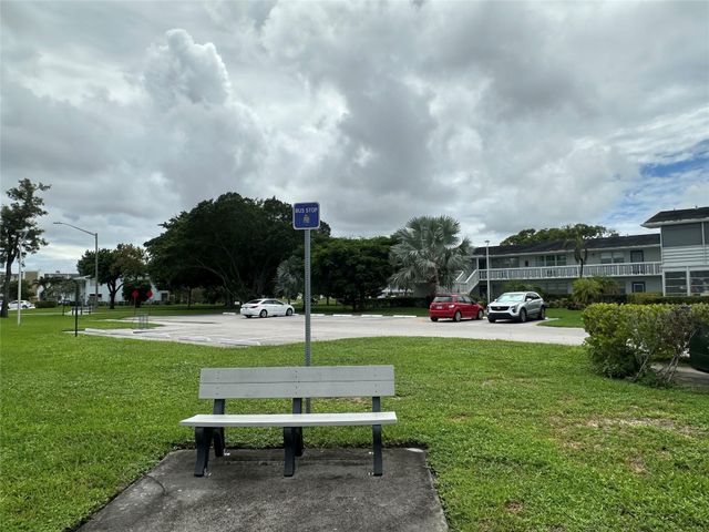 13 Lyndhurst A 13, Deerfield Beach, FL 33442