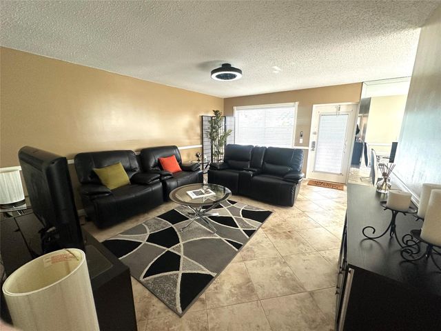 13 Lyndhurst A 13, Deerfield Beach, FL 33442