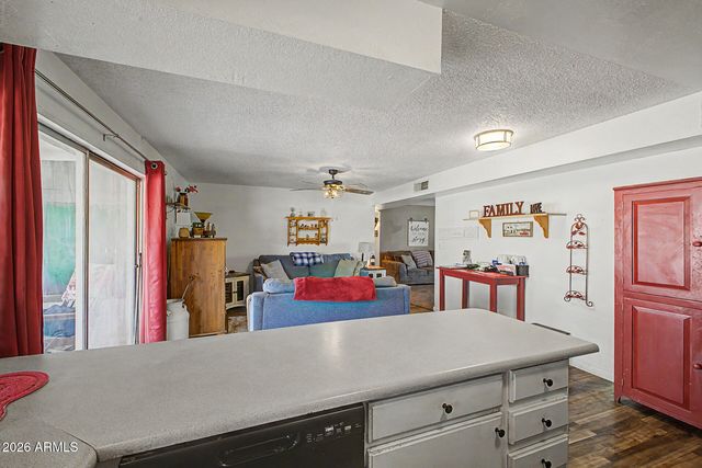 4049 W CINNABAR Avenue, Phoenix, AZ 85051