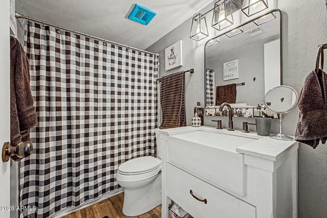 4049 W CINNABAR Avenue, Phoenix, AZ 85051