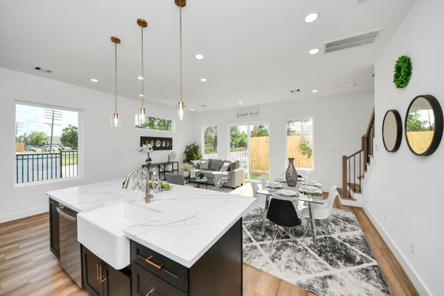 2428 Harrington Street, Houston, TX 77026