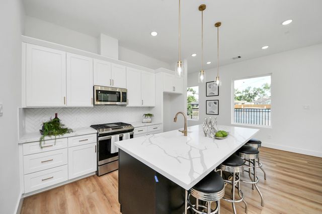 2428 Harrington Street, Houston, TX 77026