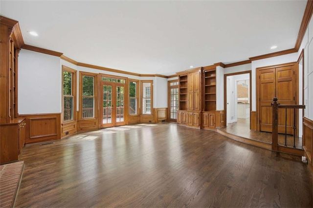 7525 S Spalding Lake Drive, Sandy Springs, GA 30350