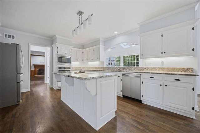 7525 S Spalding Lake Drive, Sandy Springs, GA 30350