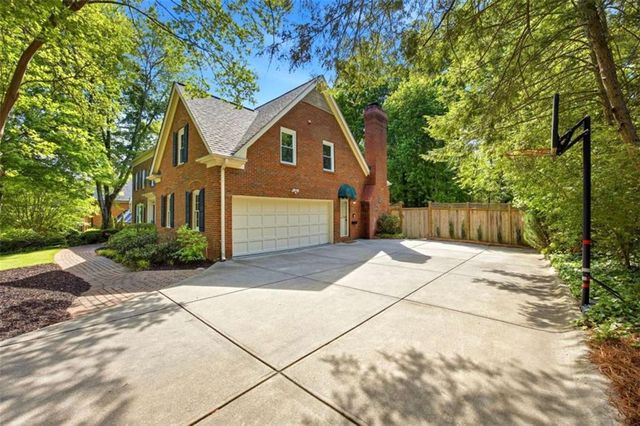 7525 S Spalding Lake Drive, Sandy Springs, GA 30350