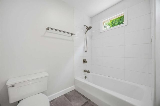 7525 S Spalding Lake Drive, Sandy Springs, GA 30350
