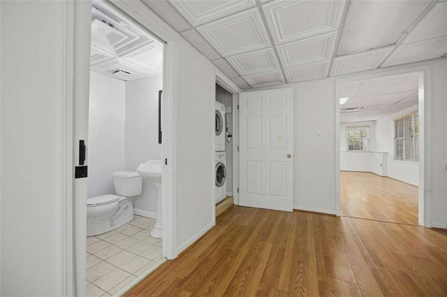 7525 S Spalding Lake Drive, Sandy Springs, GA 30350