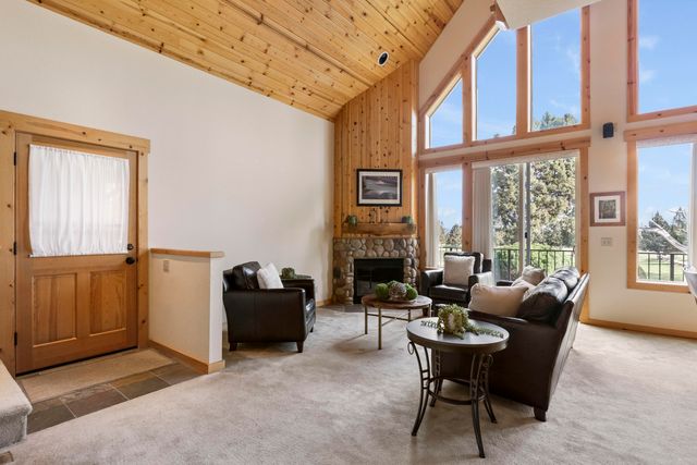 8558 Red Wing Lane, Redmond, OR 97756