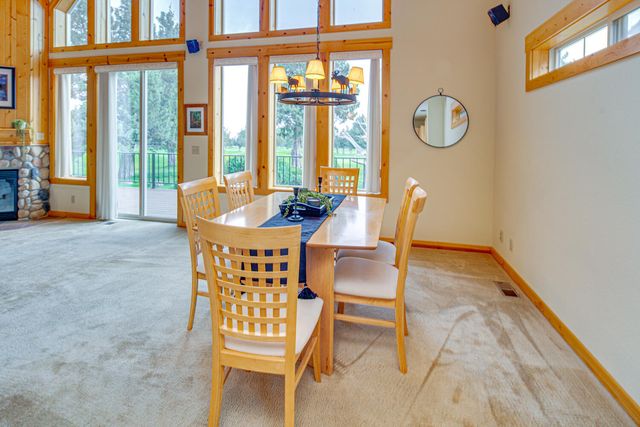 8558 Red Wing Lane, Redmond, OR 97756
