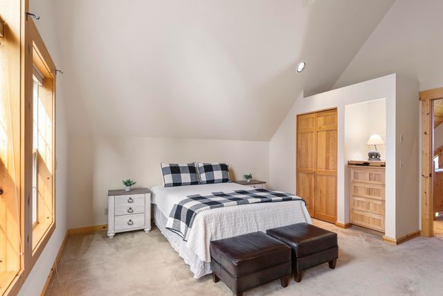 8558 Red Wing Lane, Redmond, OR 97756