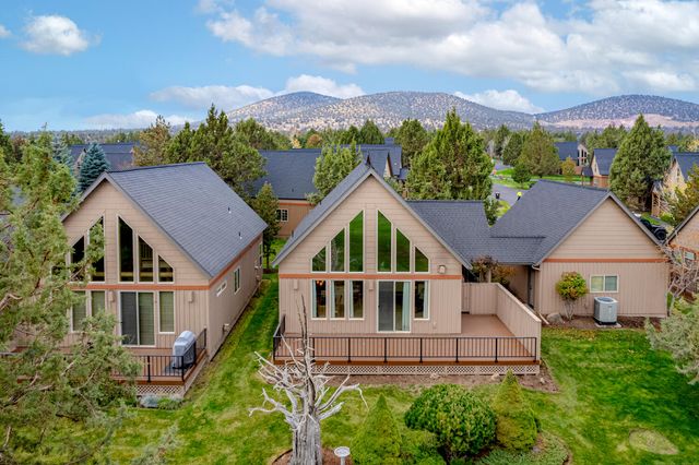 8558 Red Wing Lane, Redmond, OR 97756