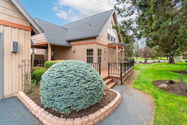 8558 Red Wing Lane, Redmond, OR 97756