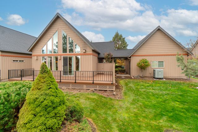 8558 Red Wing Lane, Redmond, OR 97756