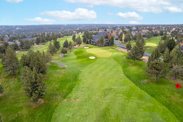 8558 Red Wing Lane, Redmond, OR 97756