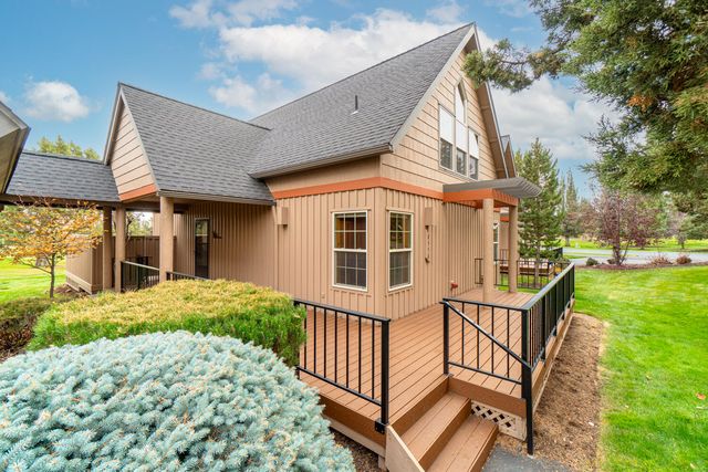 8558 Red Wing Lane, Redmond, OR 97756