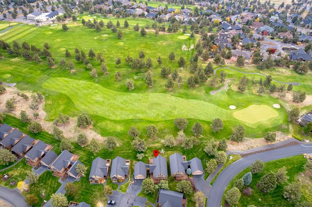 8558 Red Wing Lane, Redmond, OR 97756