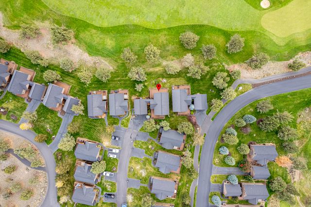 8558 Red Wing Lane, Redmond, OR 97756