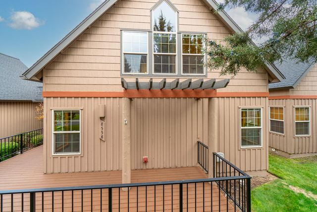 8558 Red Wing Lane, Redmond, OR 97756