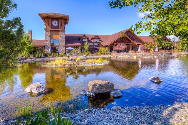 8558 Red Wing Lane, Redmond, OR 97756