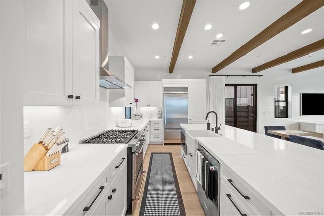 1260 Molara Ln, Encinitas, CA 92024