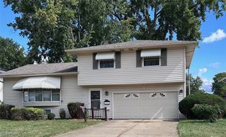 447 Saint Lawrence Boulevard, Eastlake, OH 44095