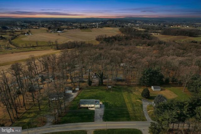 287 CHESTNUT HILL RD, York, PA 17402