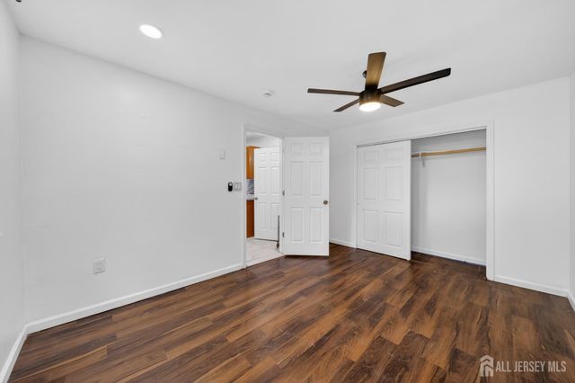 534 Roosevelt Avenue 5, Carteret, NJ 07008