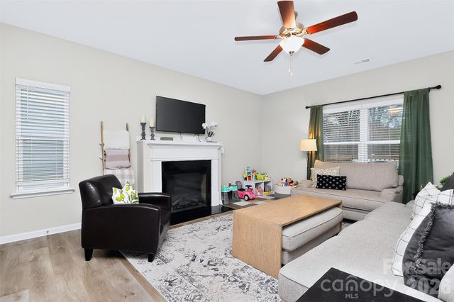 2017 Karen Woods Lane, Charlotte, NC 28216