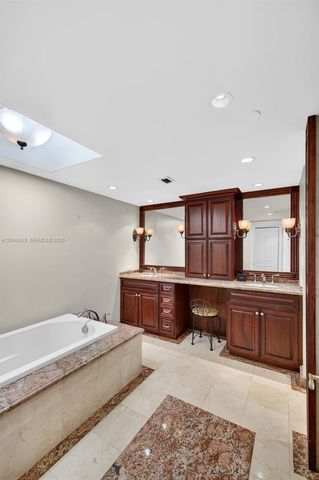 19667 Turnberry Way 19K, Aventura, FL 33180
