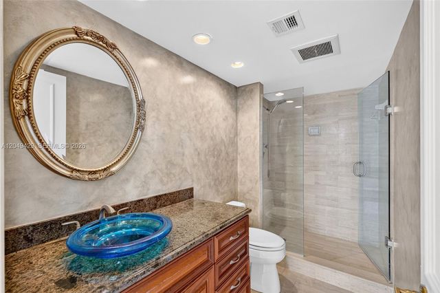 19667 Turnberry Way 19K, Aventura, FL 33180