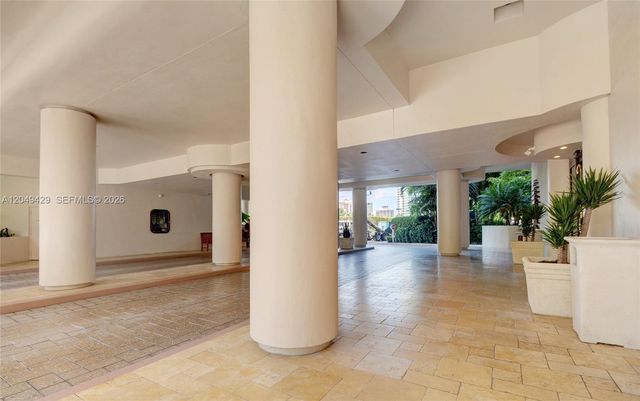 19667 Turnberry Way 19K, Aventura, FL 33180