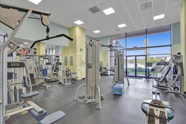 19667 Turnberry Way 19K, Aventura, FL 33180