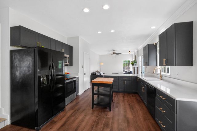 8113 Willet TRL, Austin, TX 78745