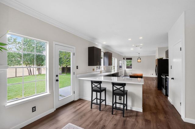 8113 Willet TRL, Austin, TX 78745
