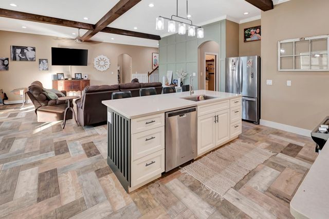 804 Catclaw Lane, Edna, TX 77957