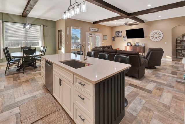 804 Catclaw Lane, Edna, TX 77957