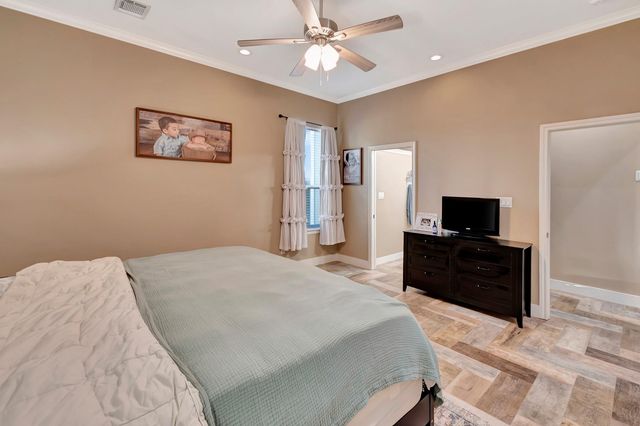 804 Catclaw Lane, Edna, TX 77957