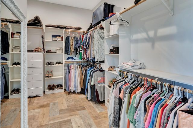 804 Catclaw Lane, Edna, TX 77957