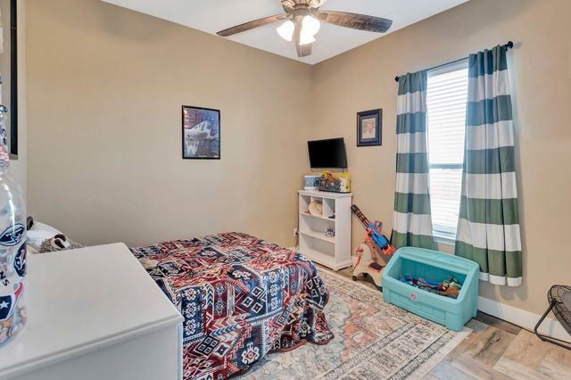 804 Catclaw Lane, Edna, TX 77957