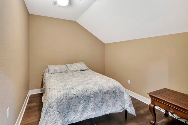 804 Catclaw Lane, Edna, TX 77957