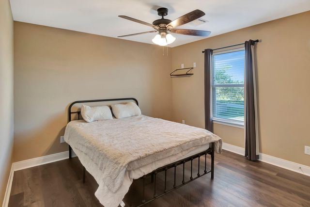 804 Catclaw Lane, Edna, TX 77957