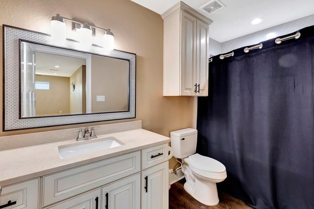 804 Catclaw Lane, Edna, TX 77957