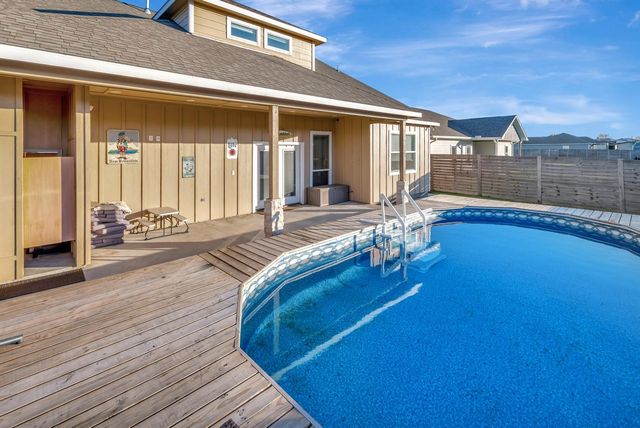 804 Catclaw Lane, Edna, TX 77957