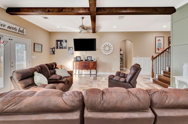 804 Catclaw Lane, Edna, TX 77957