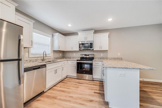 507 Pine Drive, Odessa, MO 64076